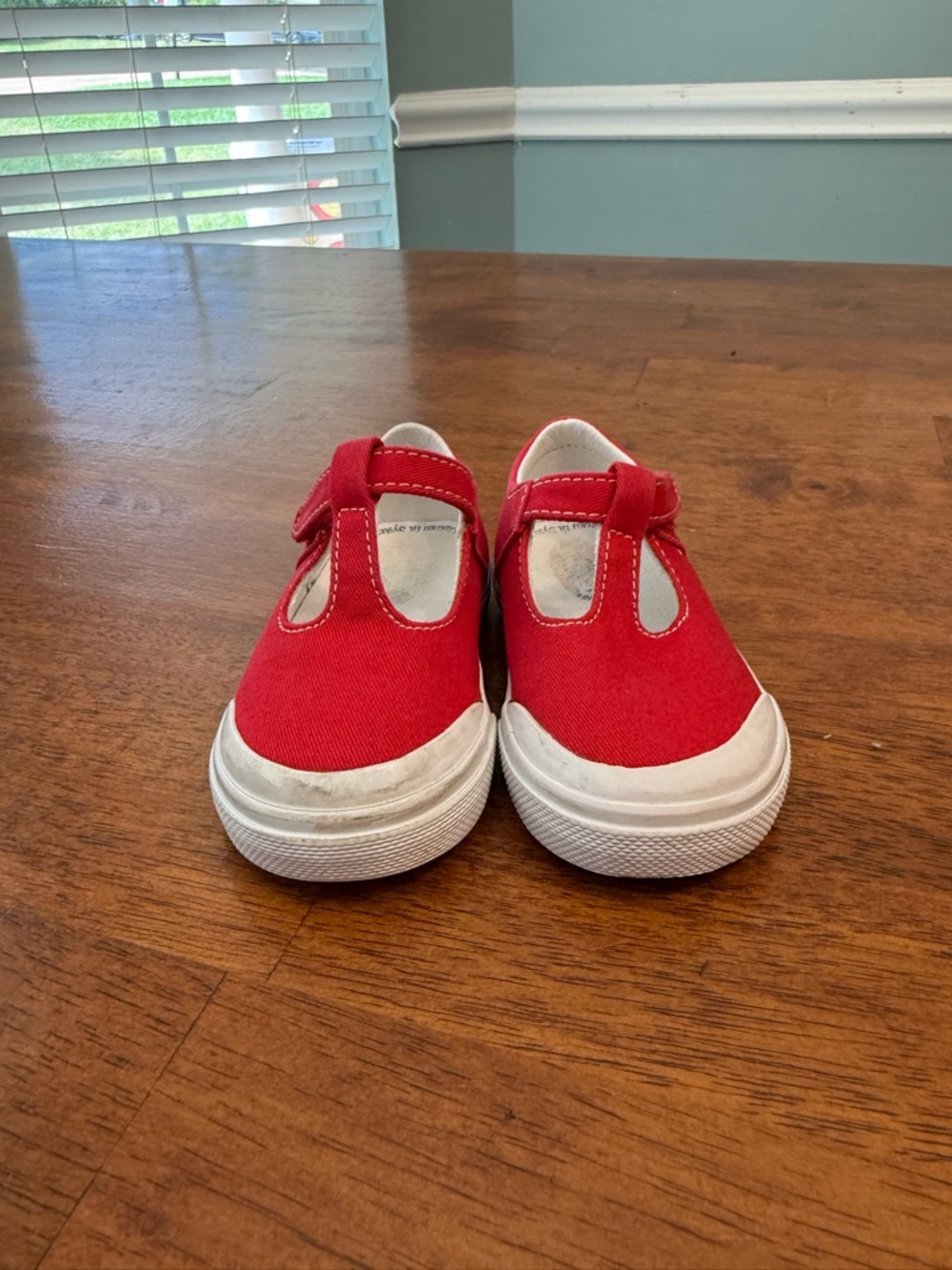 FootMates Drew Red Canvas T-Strap Mary Jane Sneakers 5 EUC - Picture 4 of 11